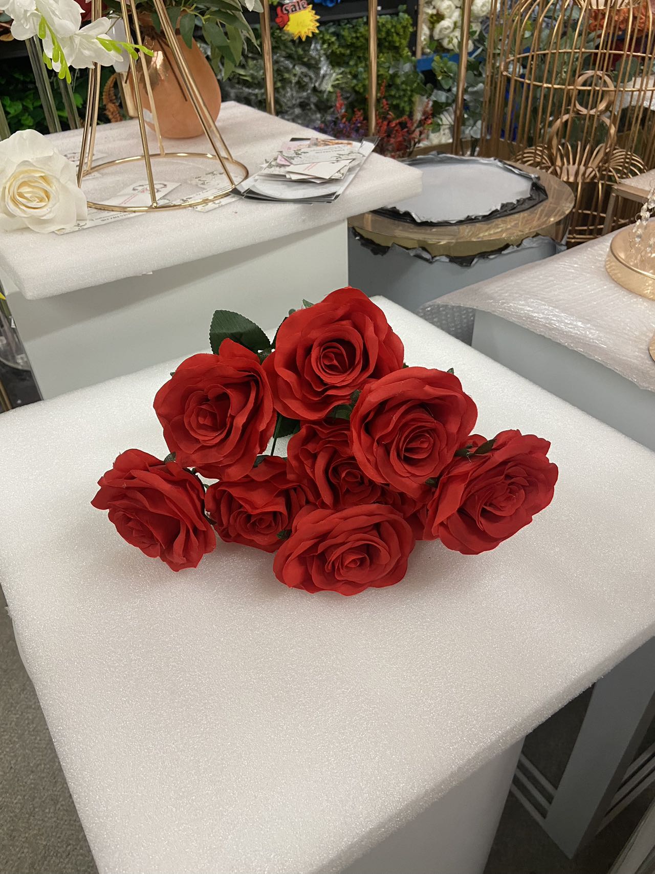 9 Stems Curled Side Rose