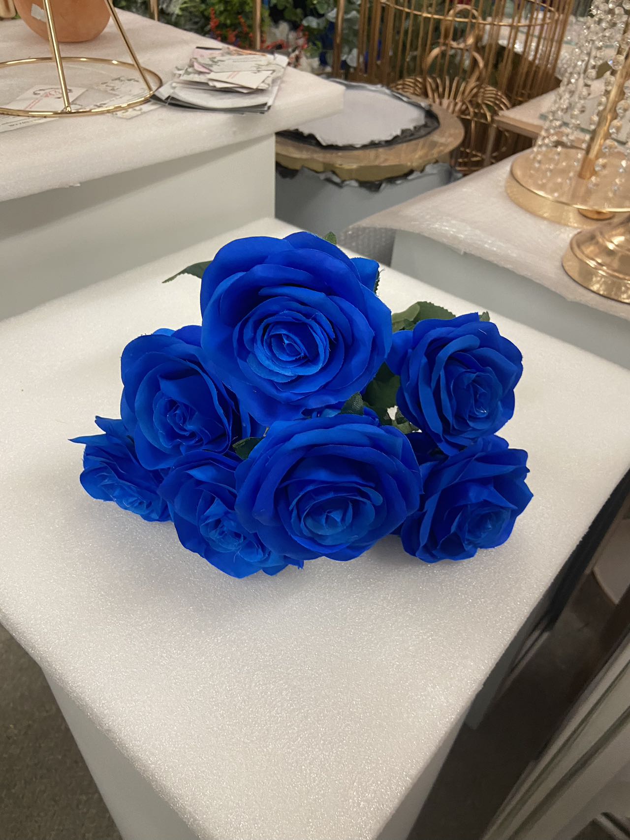 9 Stems Curled Side Rose