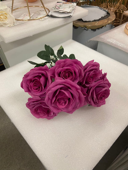 9 Stems Curled Side Rose