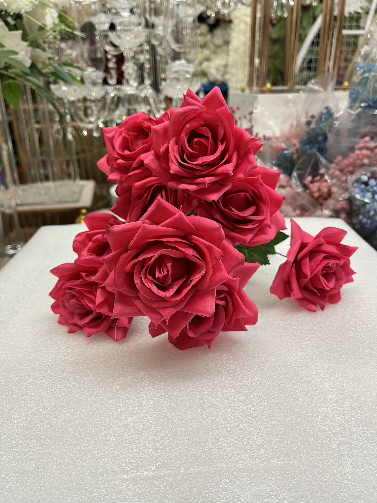 9 Stems Horned Rose